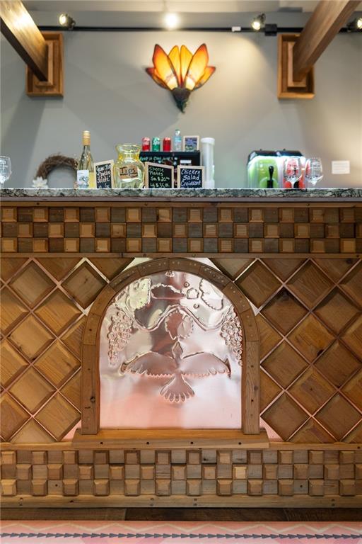 9975 BALL GROUND Highway