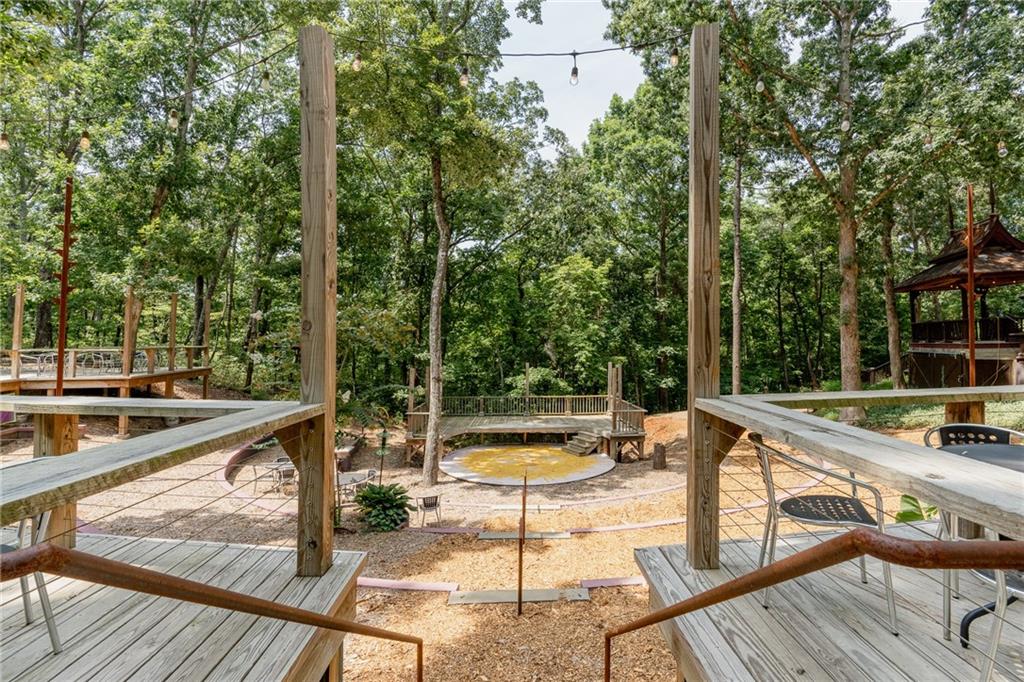 9975 BALL GROUND Highway