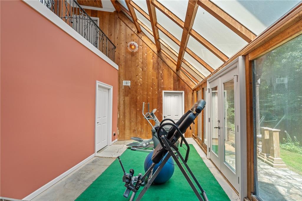 9975 BALL GROUND Highway