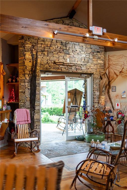 9975 BALL GROUND Highway