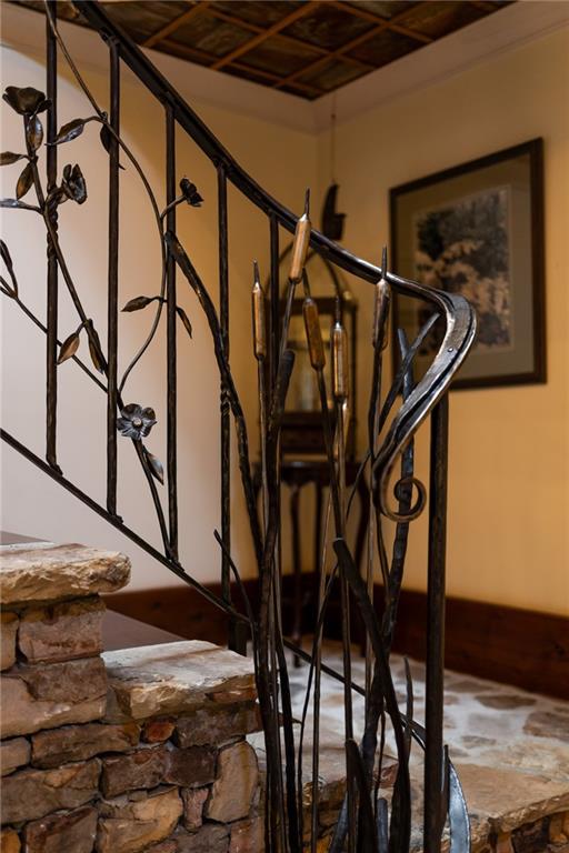 9975 BALL GROUND Highway