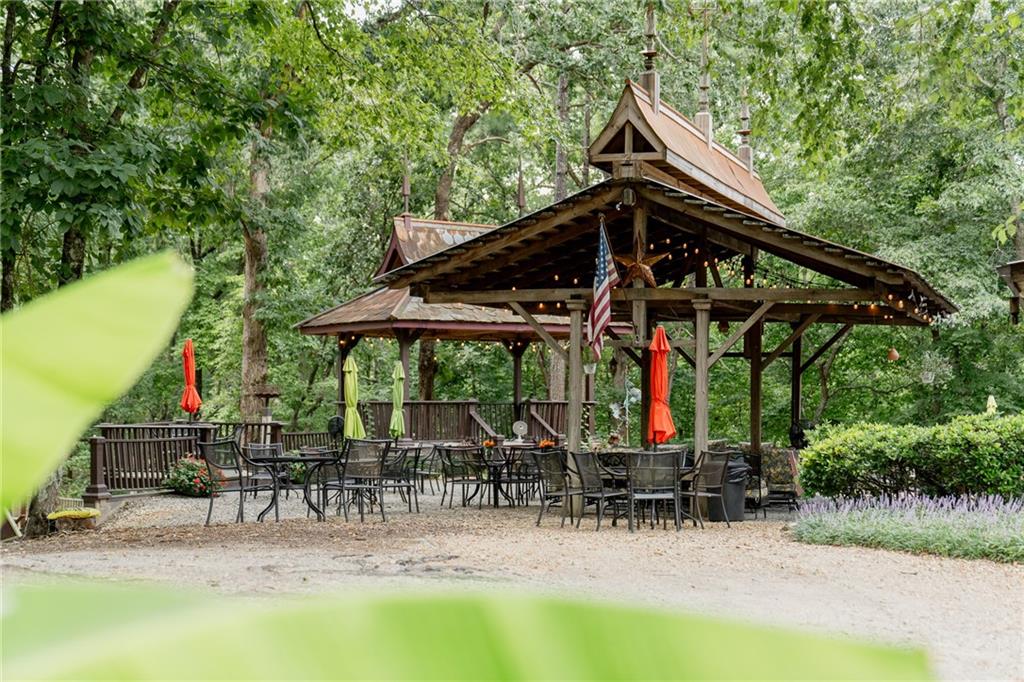 9975 BALL GROUND Highway