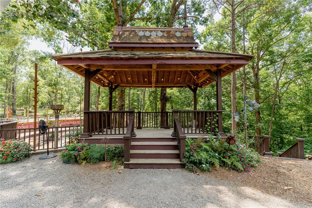 9975 BALL GROUND Highway