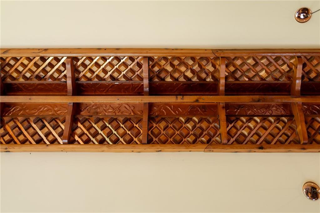 9975 BALL GROUND Highway