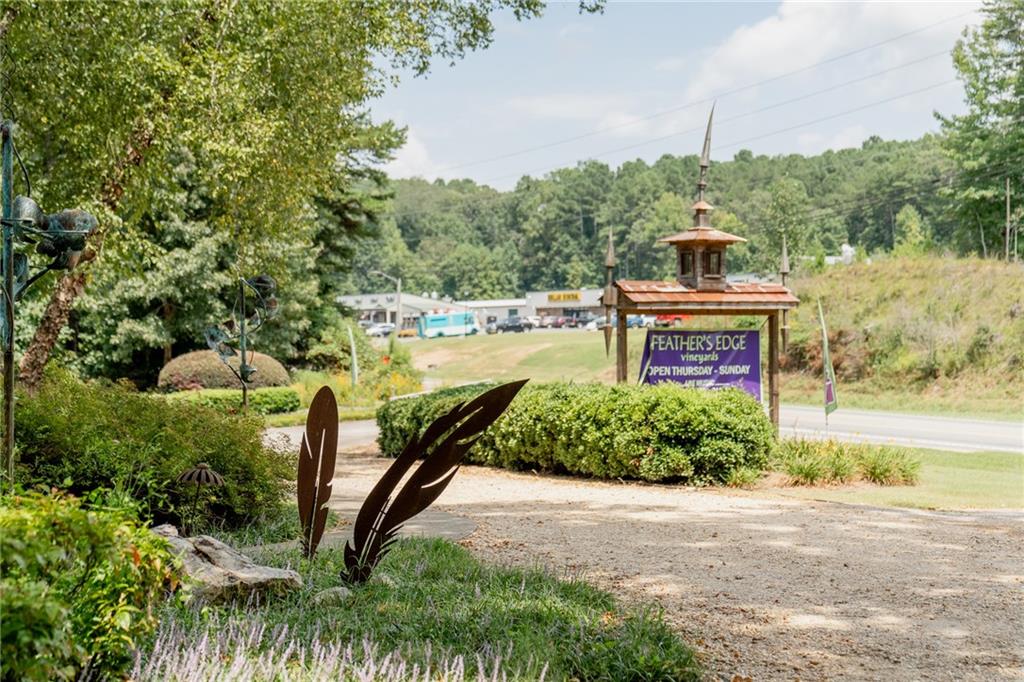 9975 BALL GROUND Highway