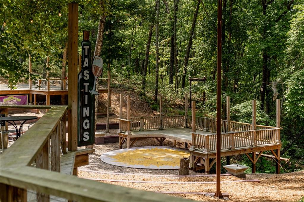 9975 BALL GROUND Highway