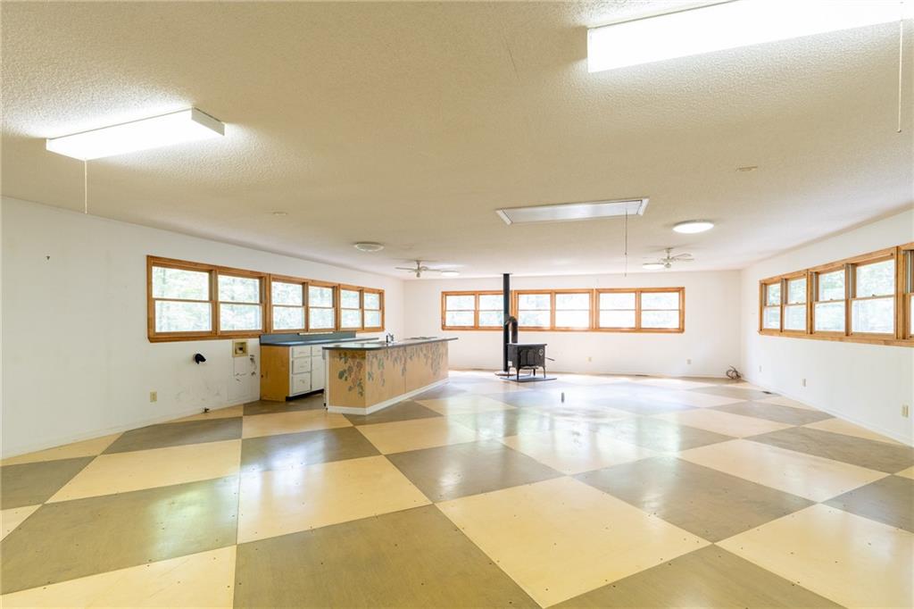 9975 BALL GROUND Highway