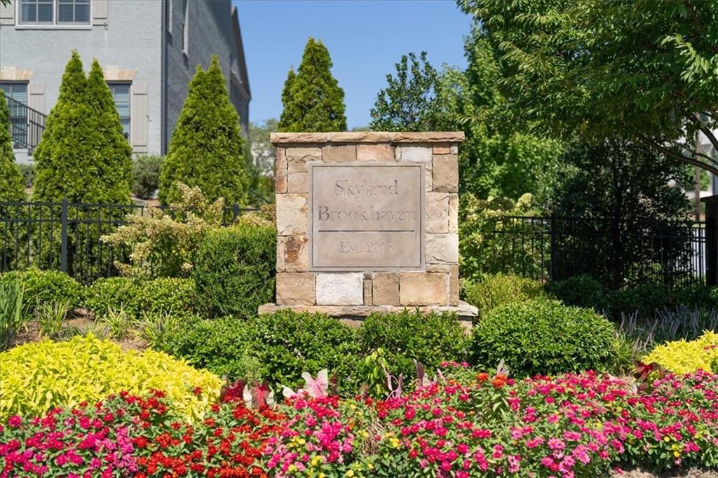 1912 Skyfall Circle NE
