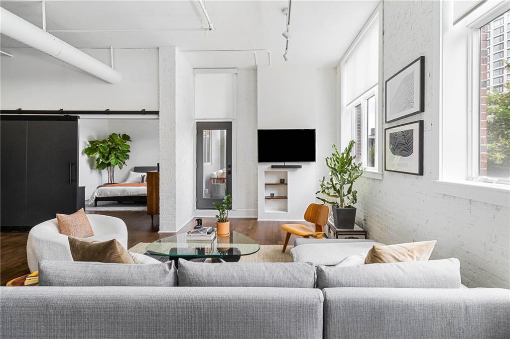 640 Glen Iris Drive NE Unit 311