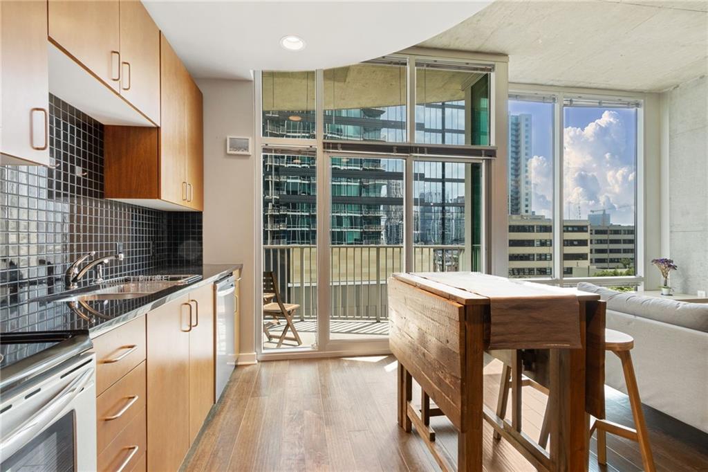 923 Peachtree Street NE Unit 927