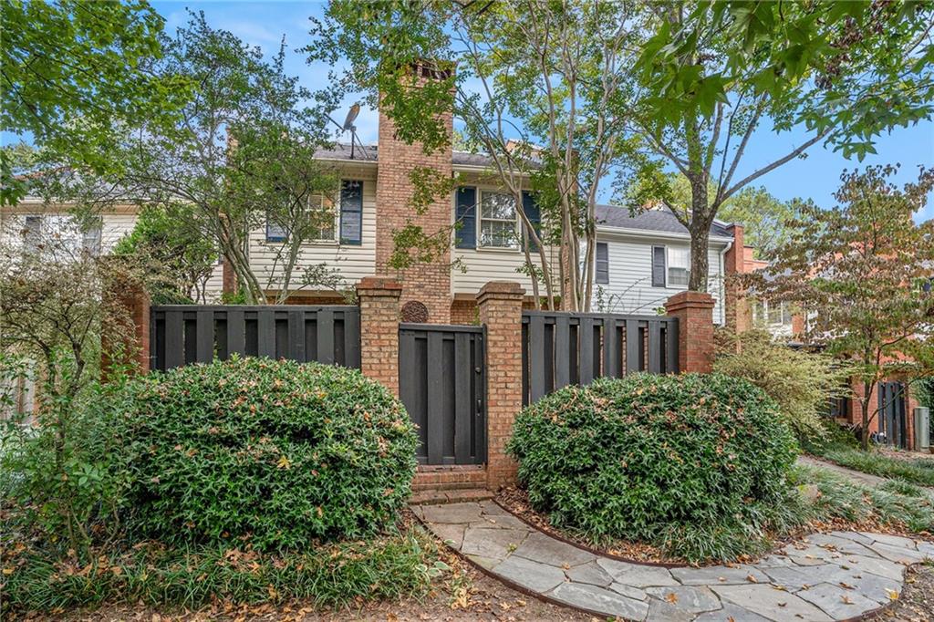 49 Lullwater Place NE