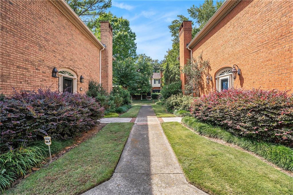 49 Lullwater Place NE