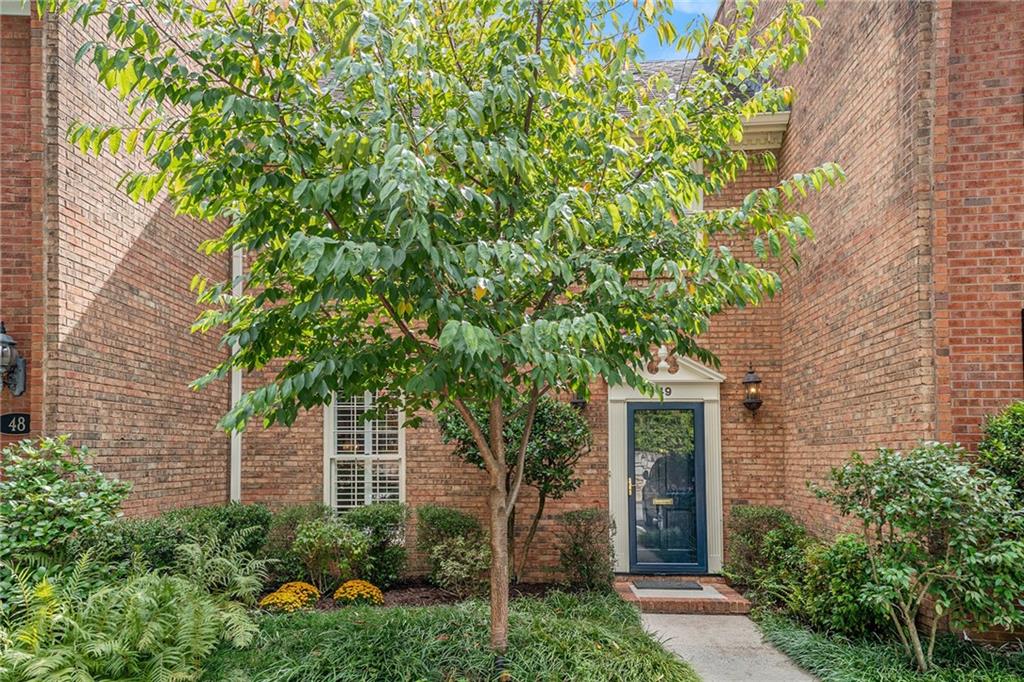 49 Lullwater Place NE