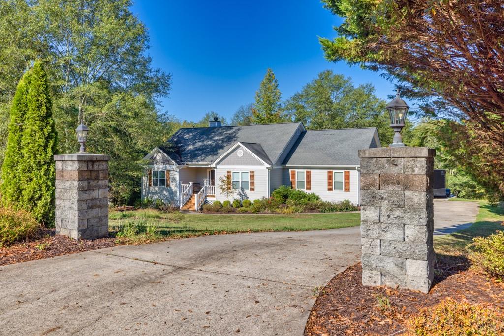 463 Hickory Bluff