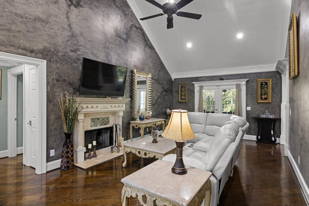 463 Hickory Bluff