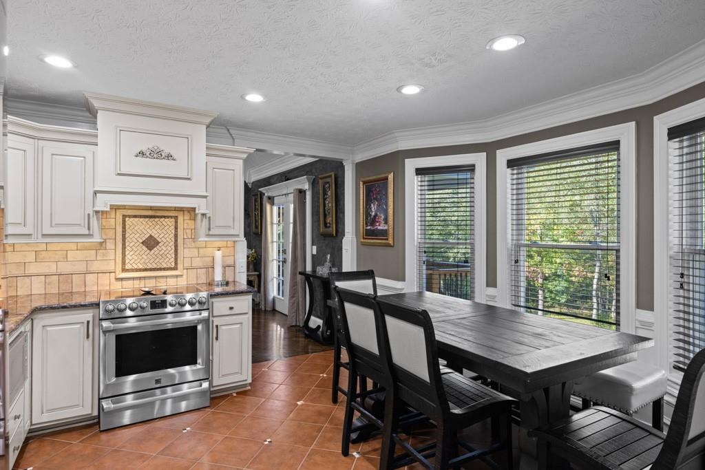 463 Hickory Bluff