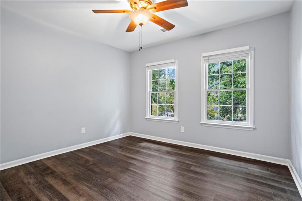2704 Kenwood Court