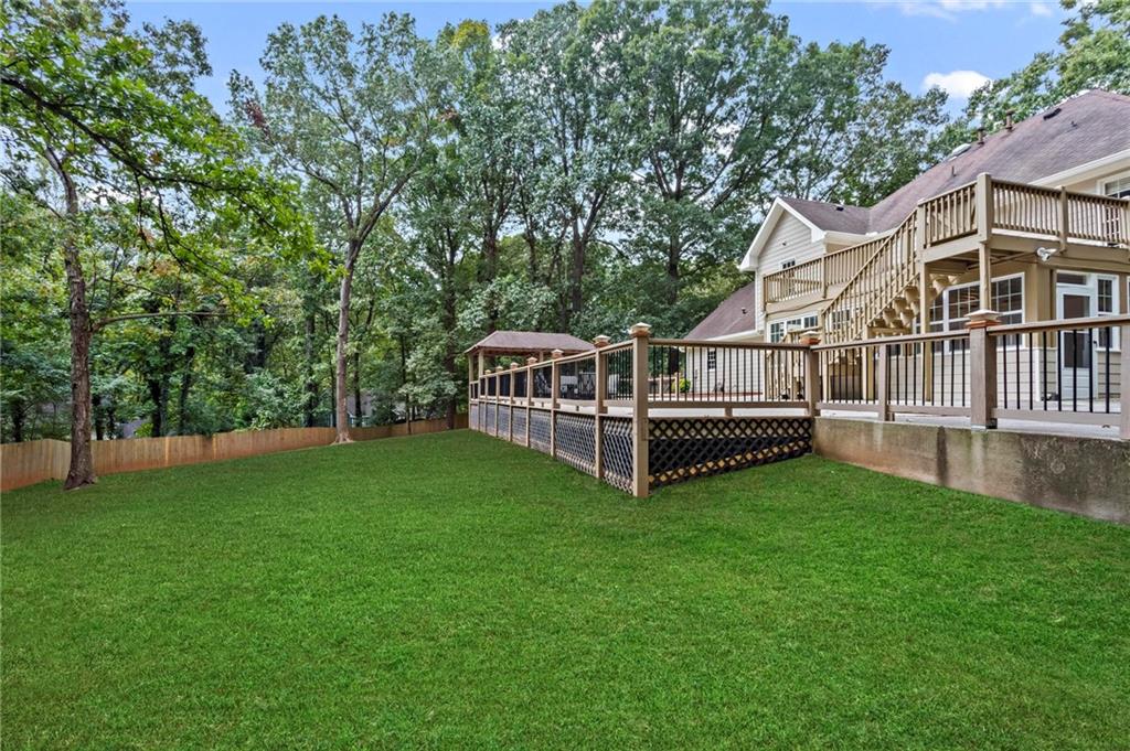 2704 Kenwood Court