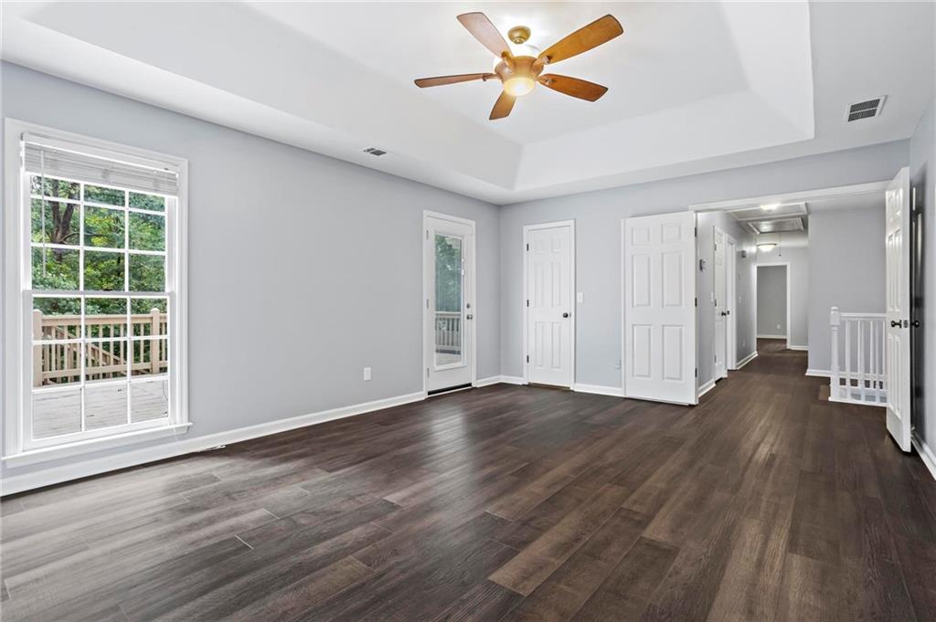 2704 Kenwood Court