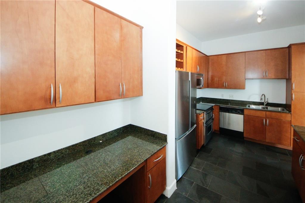3445 Stratford Road NE Unit 1904