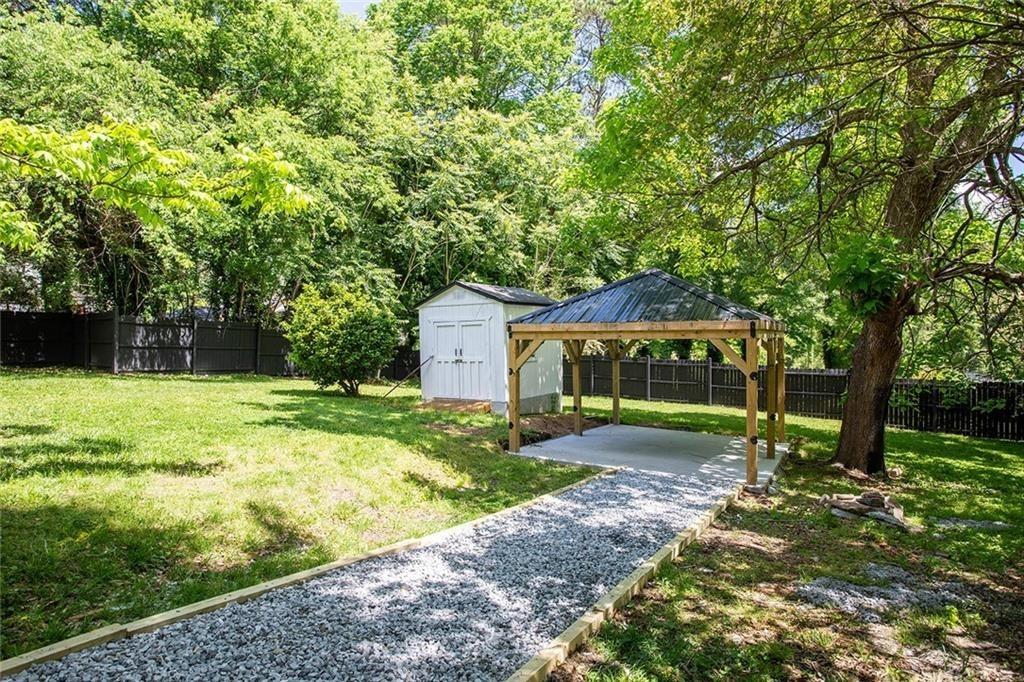 305 Hemphill School Road NW