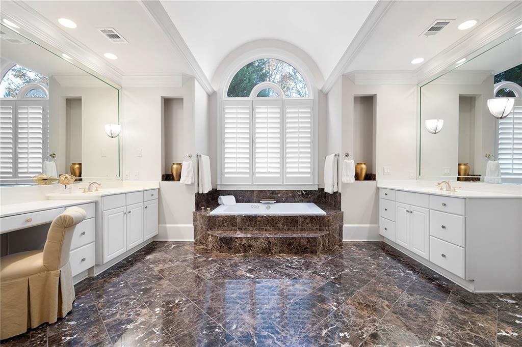 1284 Waterford Green Trail