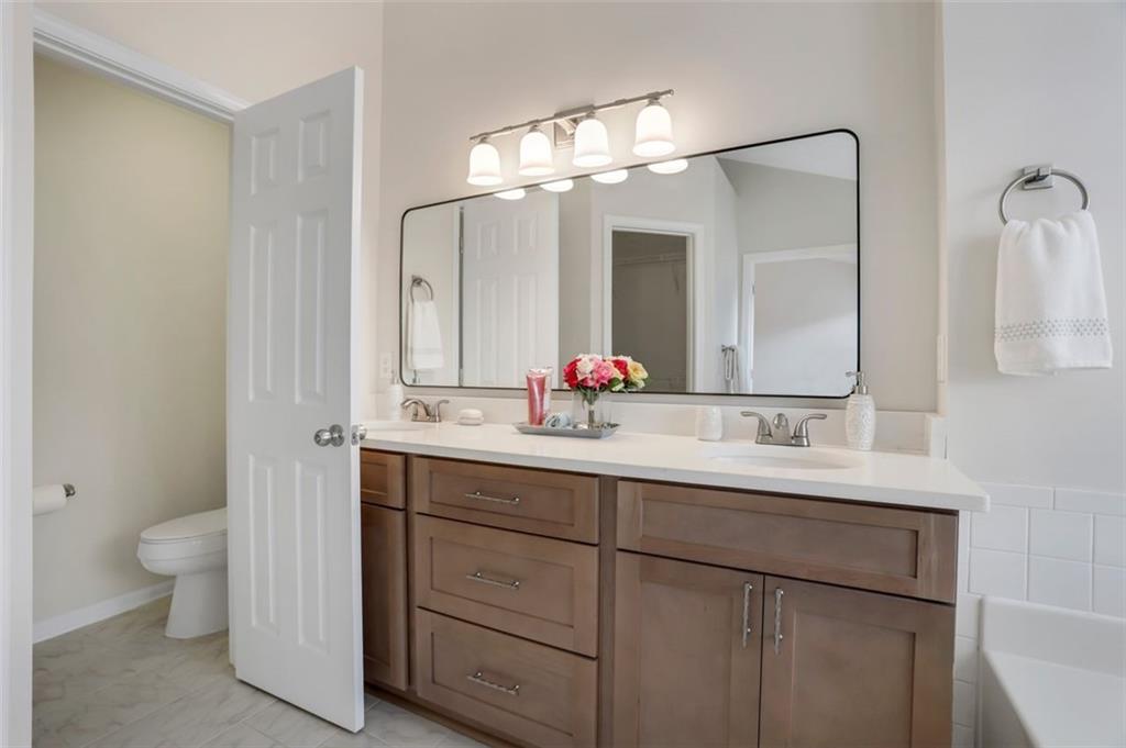 4014 BERWICK FARM Drive