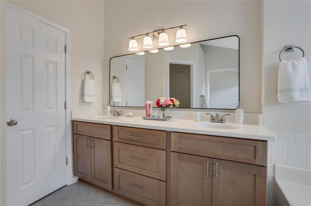 4014 BERWICK FARM Drive