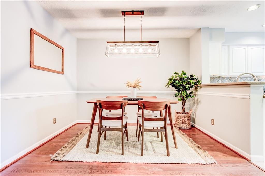2201 N Forest Trail