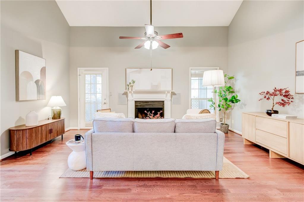 2201 N Forest Trail