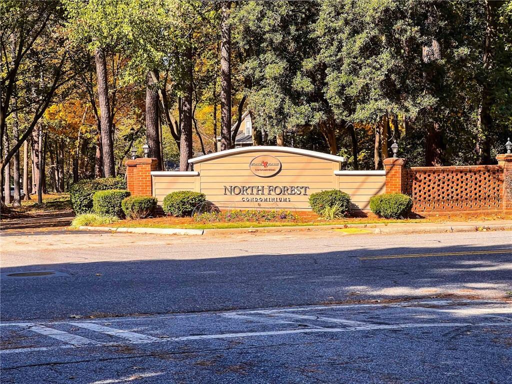 2201 N Forest Trail