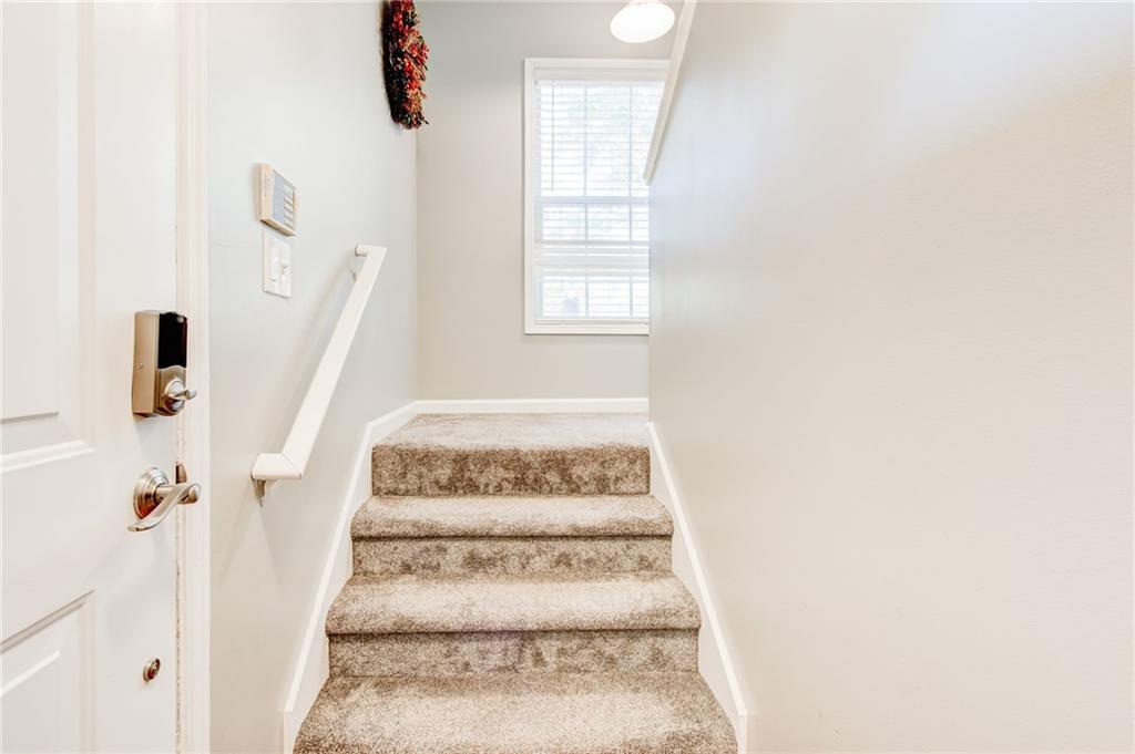 2201 N Forest Trail