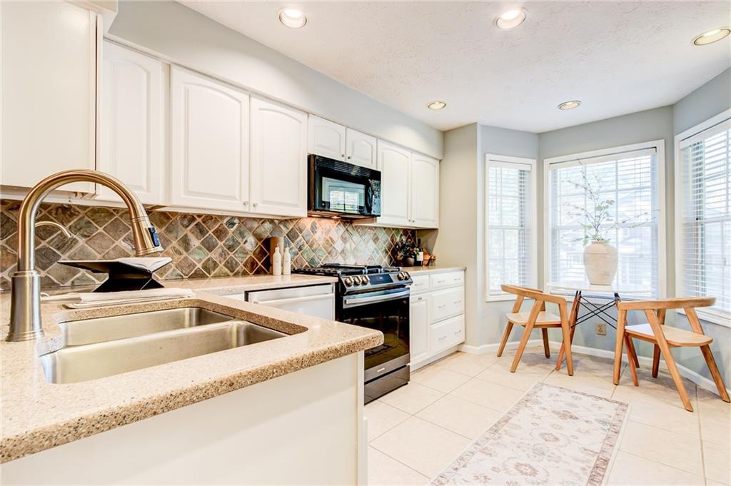 2201 N Forest Trail