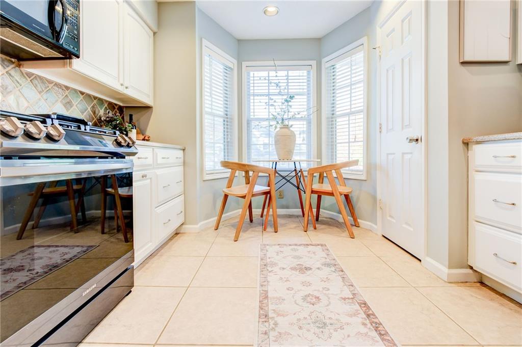 2201 N Forest Trail