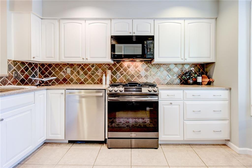 2201 N Forest Trail
