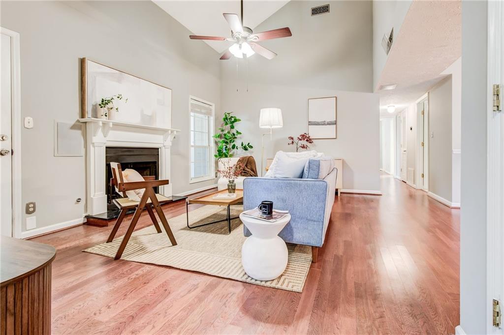 2201 N Forest Trail