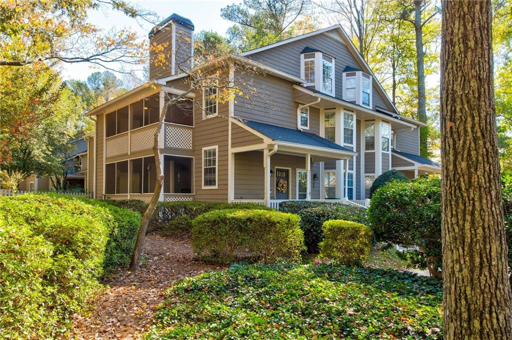 2201 N Forest Trail