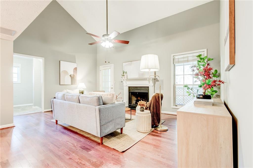 2201 N Forest Trail