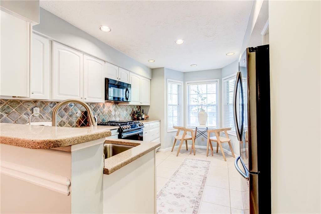 2201 N Forest Trail