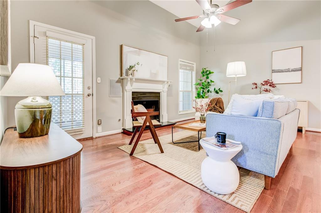 2201 N Forest Trail