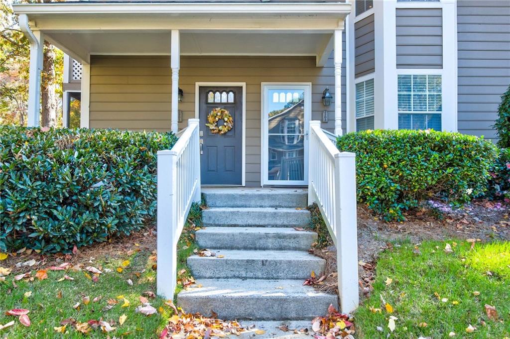2201 N Forest Trail