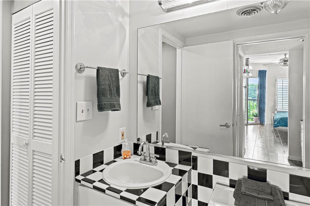 1 Biscayne Drive NW Unit 610