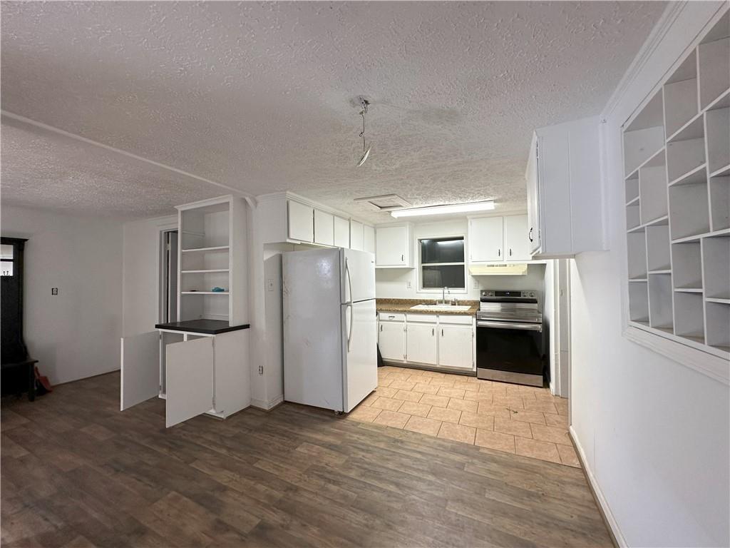5540 Mercedes Drive