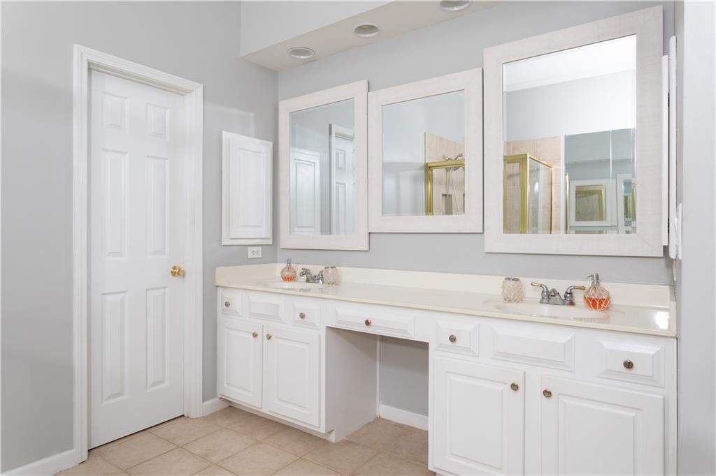 574 Vinings Estates Drive SE Unit B9