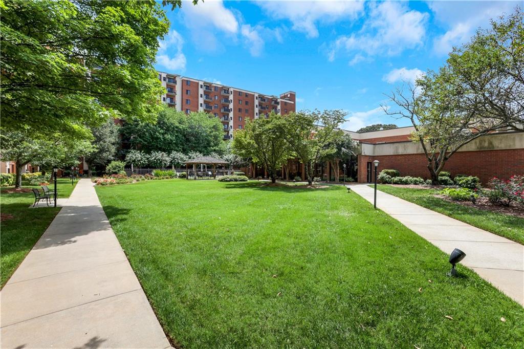 300 Johnson Ferry Road NE Unit B904