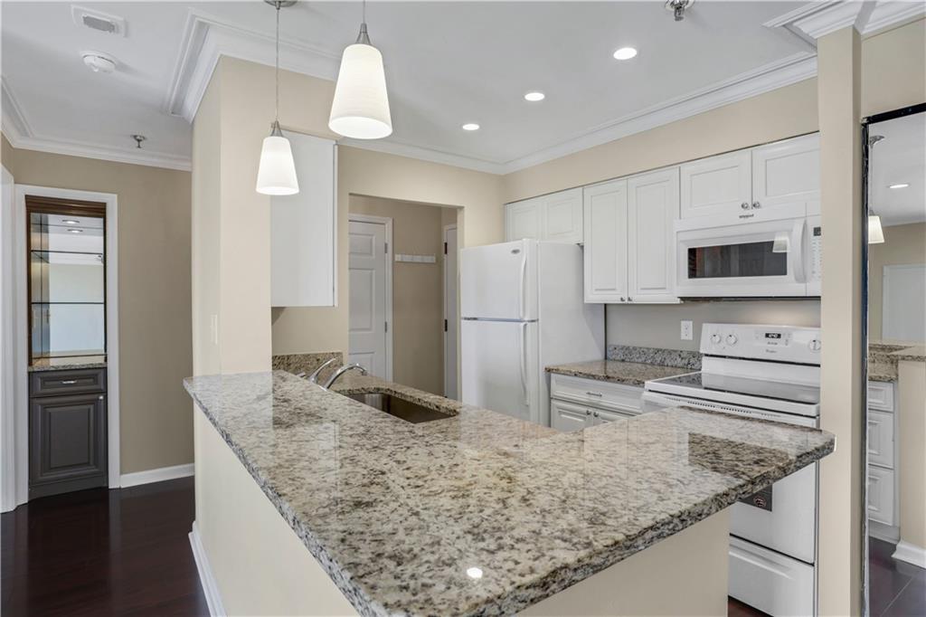 300 Johnson Ferry Road NE Unit B904