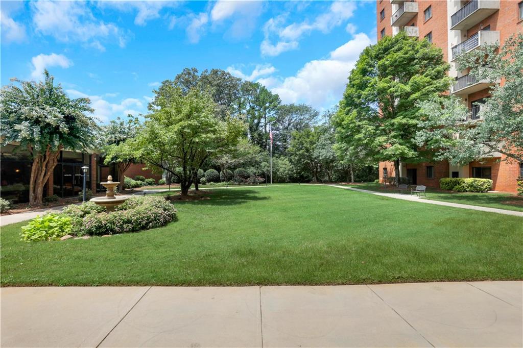 300 Johnson Ferry Road NE Unit B904