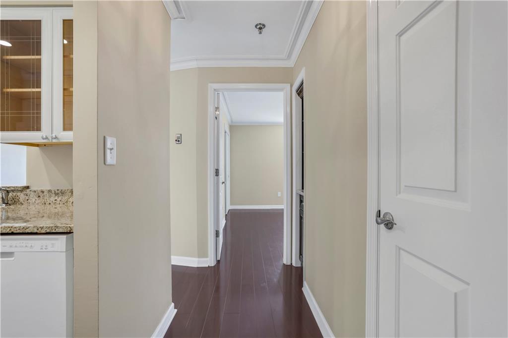 300 Johnson Ferry Road NE Unit B904