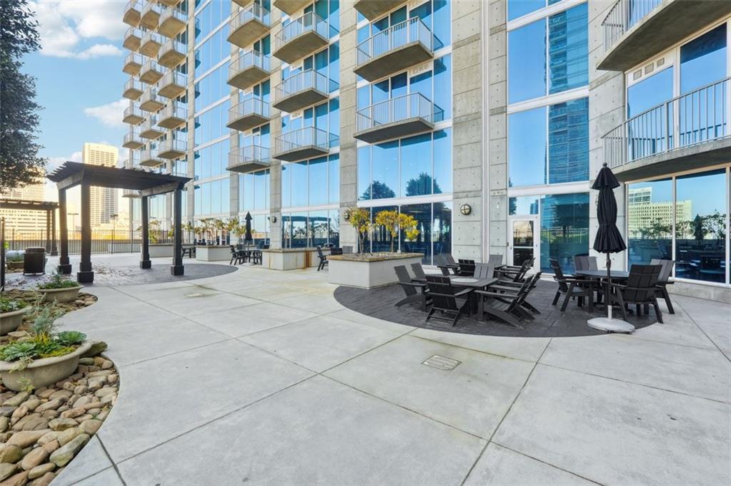 400 W PEACHTREE Street NW Unit 2814
