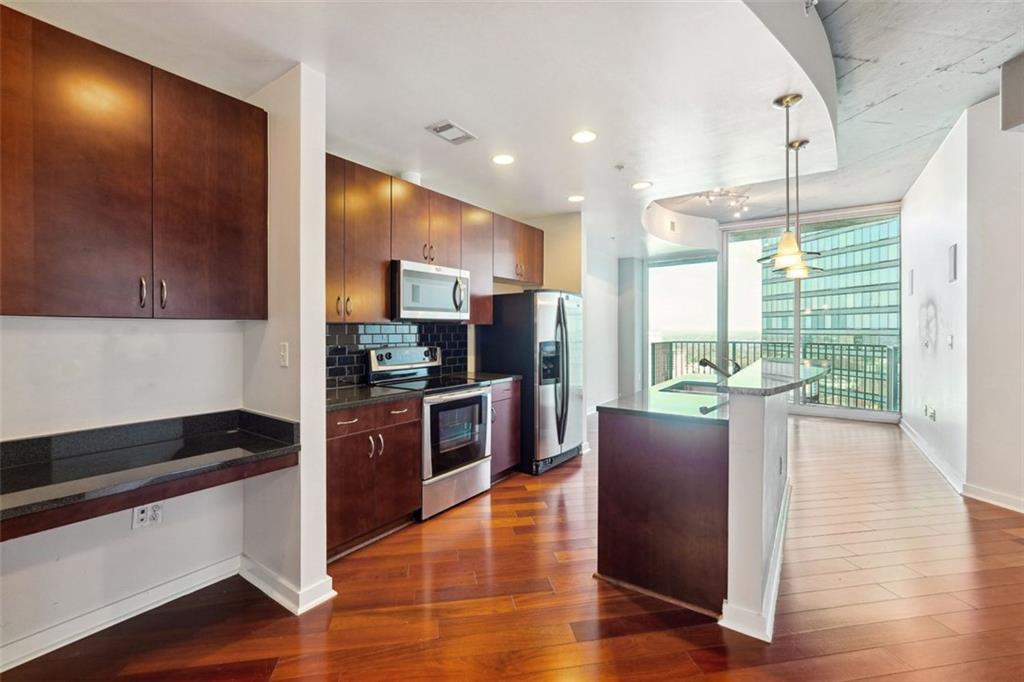 400 W PEACHTREE Street NW Unit 2814